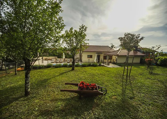 Casa Tilia 别墅 Sapjane